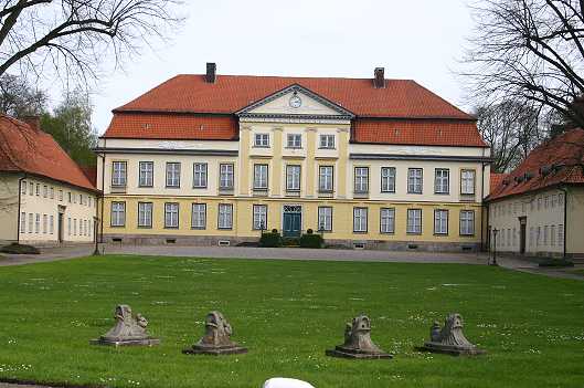 Em1